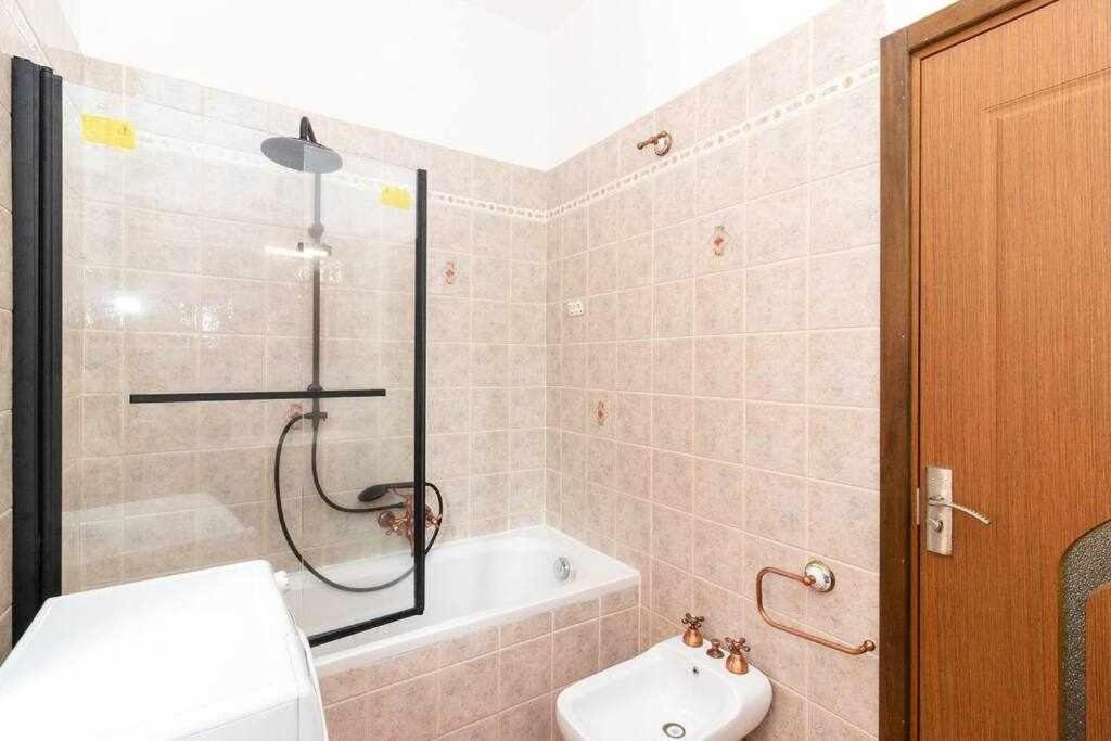 Appartamento A Pochi Passi Dalla Stazione Comodo A Coppie E Famiglie, Casa Ferrucci Collegno Exteriér fotografie